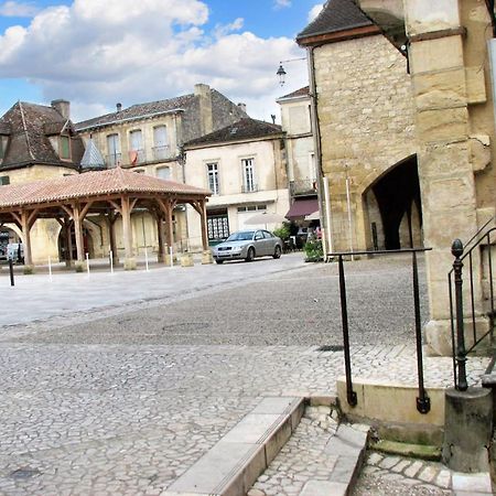 Studio Confortable Pres De Beaumont Du Perigord 60 M² Cheminee Esterno foto